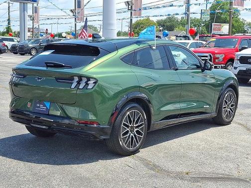 2024 Ford Mustang Mach-E PREMIUM