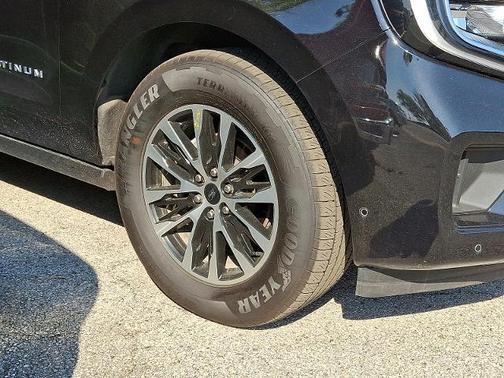 AGATE BLACK METALLIC 2025 Ford Expedition PLATINUM