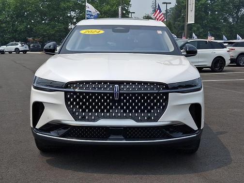 WHITE PLATINUM MET 3C 2024 Lincoln Nautilus PREMIERE