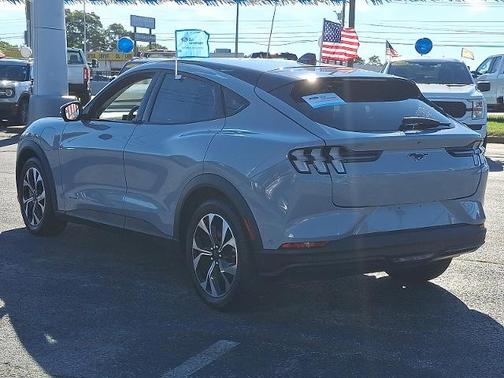 2024 Ford Mustang Mach-E SELECT