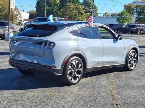 2024 Ford Mustang Mach-E SELECT