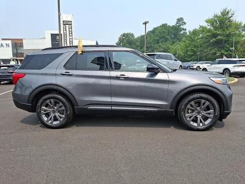CARBONIZED GRAY METALLIC 2022 Ford Explorer XLT