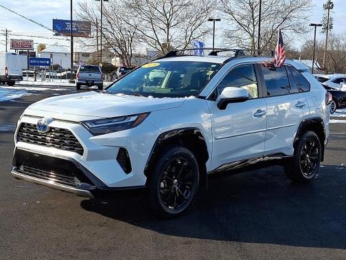 2023 Toyota RAV4 SE