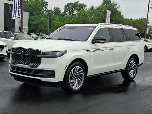 PRISTINE WHITE METALLIC 3C 2025 Lincoln Navigator RESERVE