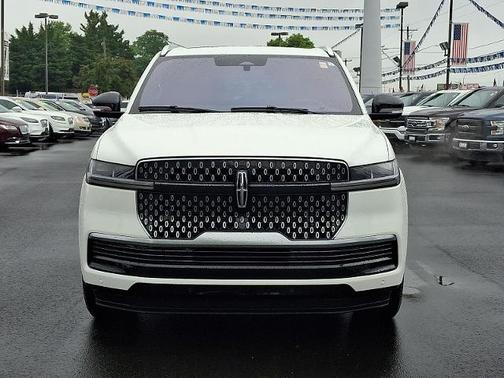 PRISTINE WHITE METALLIC 3C 2025 Lincoln Navigator RESERVE