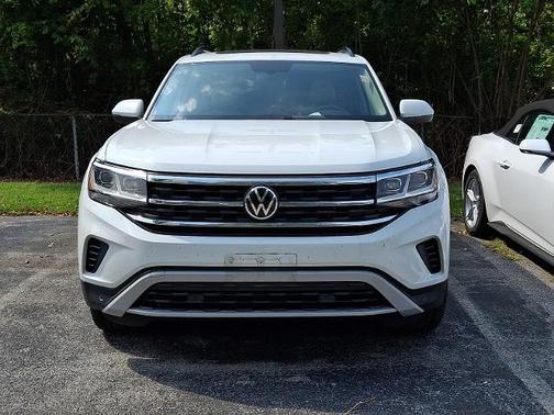 Pure White 2022 Volkswagen Atlas 2.0T SE