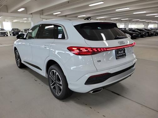 2025 Audi Q5 Premium