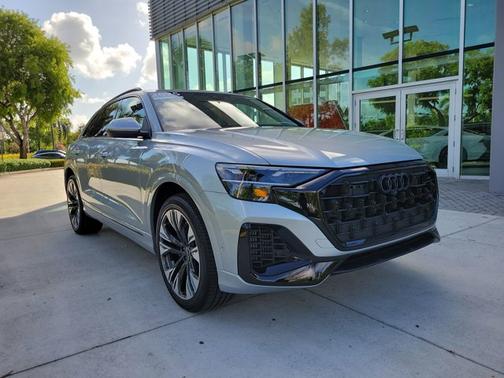 2025 Audi Q8 Premium