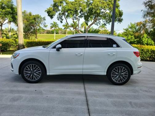 2022 Audi Q3 Premium