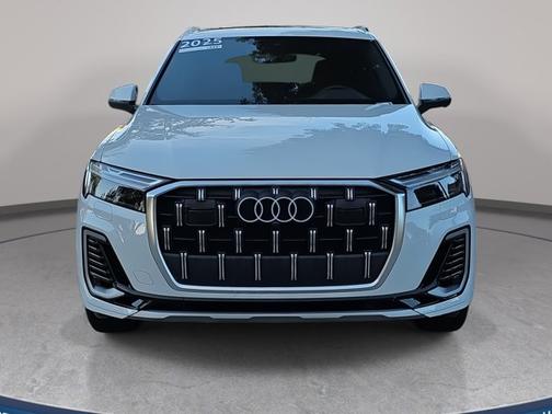 2025 Audi Q7 Premium Plus