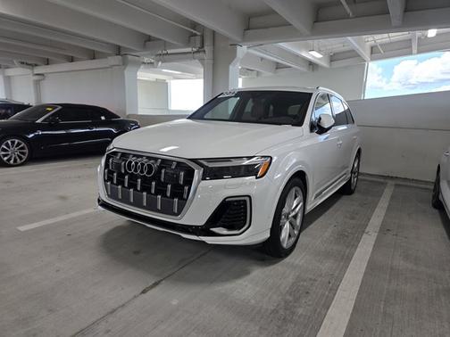 2025 Audi Q7 Premium Plus