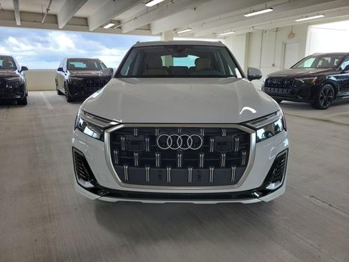 2026 Audi Q7 Premium Plus