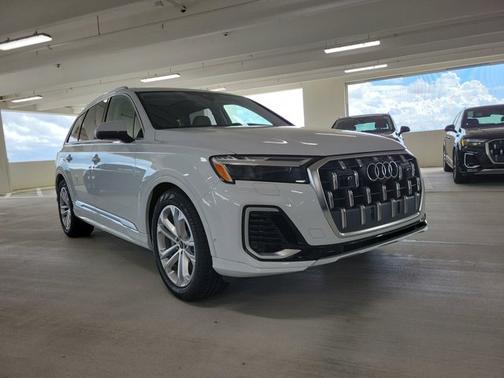 2026 Audi Q7 Premium Plus