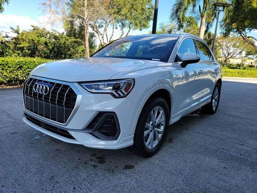 2024 Audi Q3 S line Premium Plus