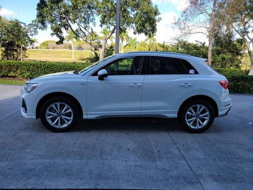 2024 Audi Q3 S line Premium Plus