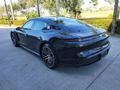 2023 Porsche Taycan