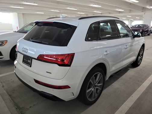 2025 Audi Q5 S line Premium