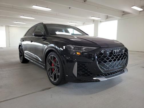 2025 Audi RS Q8 performance