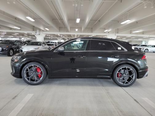 2025 Audi RS Q8 performance