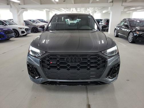 2025 Audi SQ5 Premium Plus