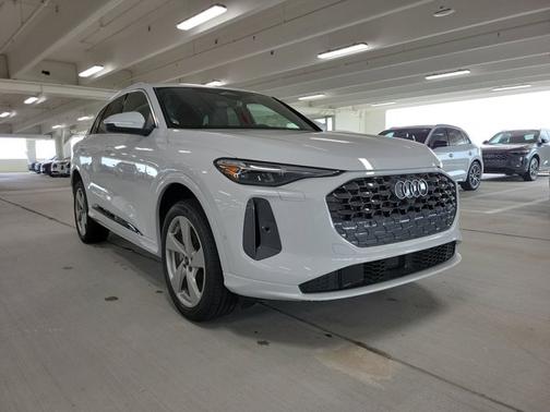 2025 Audi Q5 Premium Plus