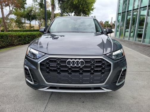 2022 Audi Q5 S line Premium