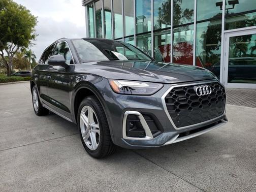 2022 Audi Q5 S line Premium