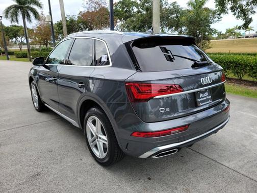 2022 Audi Q5 S line Premium