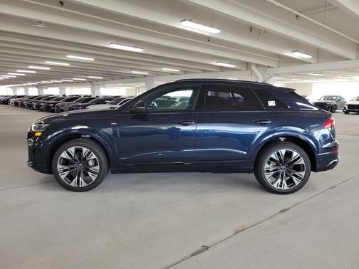 2025 Audi Q8 Premium Plus