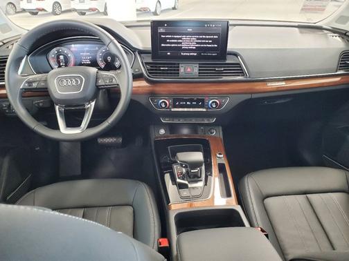 2022 Audi Q5 S line Premium Plus