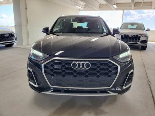 2022 Audi Q5 S line Premium Plus