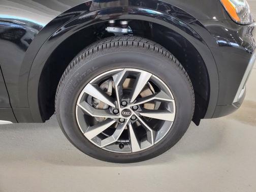 2022 Audi Q5 S line Premium Plus