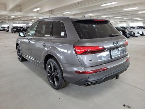 2025 Audi Q7 Premium Plus