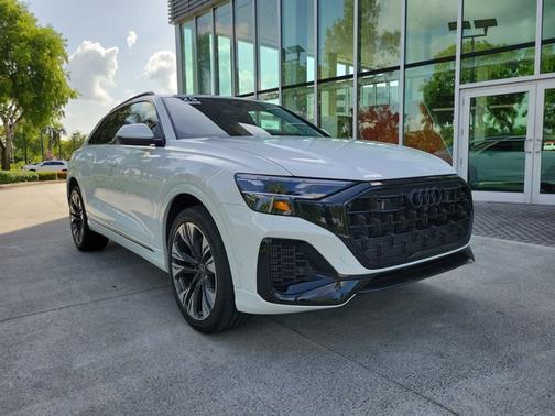 2025 Audi Q8 Premium