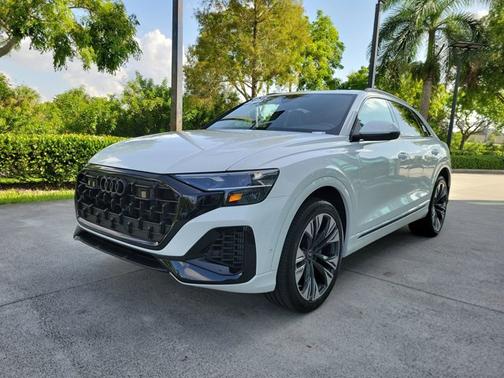 2025 Audi Q8 Premium