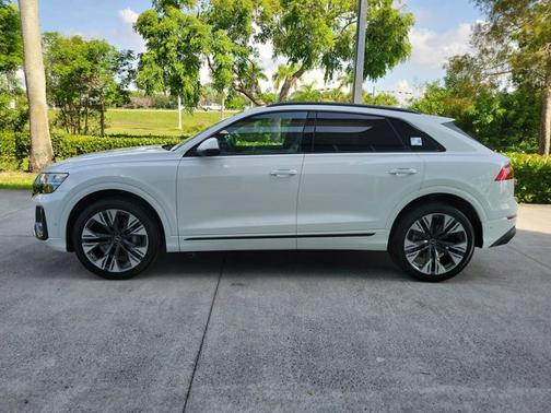 2025 Audi Q8 Premium