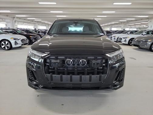 2025 Audi Q7 Premium Plus