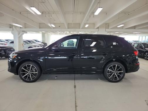 2025 Audi Q7 Premium Plus