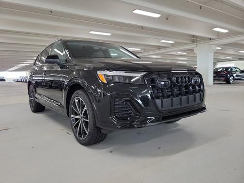 2025 Audi Q7 Premium Plus