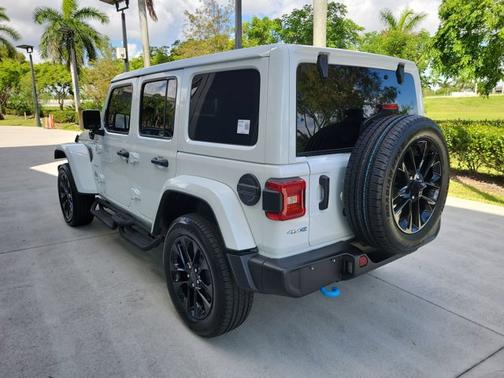 2024 Jeep Wrangler 4xe Sahara