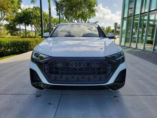 2025 Audi Q8 Premium