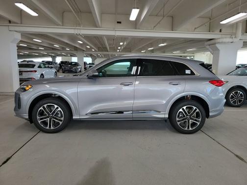 2025 Audi Q5 Premium