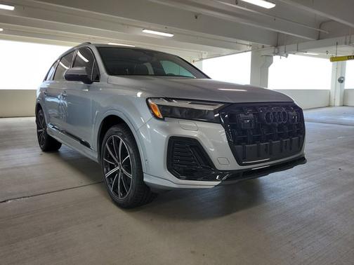 2025 Audi Q7 Premium Plus