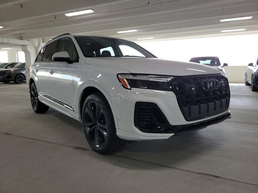 2025 Audi Q7 Premium Plus