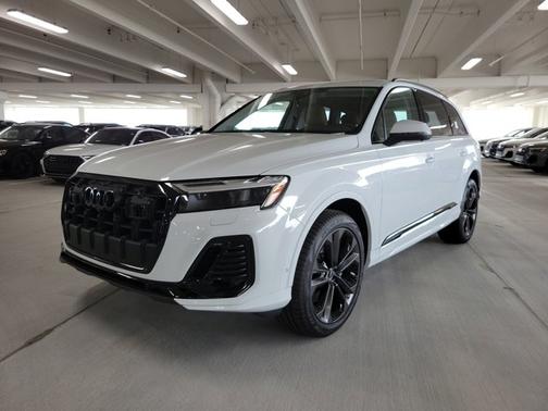 2025 Audi Q7 Premium Plus