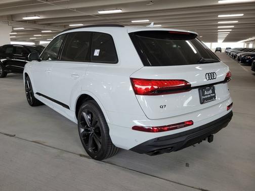 2025 Audi Q7 Premium Plus