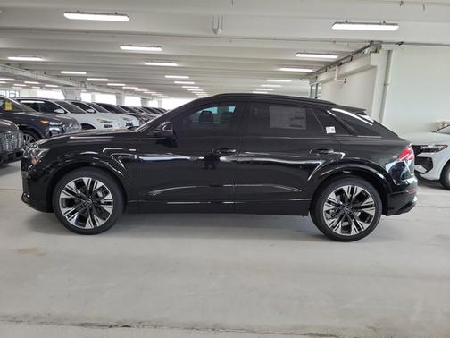 2025 Audi Q8 Premium Plus