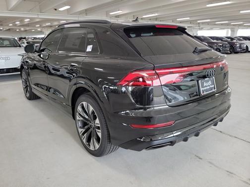 2025 Audi Q8 Premium Plus