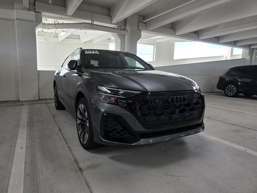 2025 Audi Q8 Premium Plus