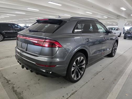 2025 Audi Q8 Premium Plus